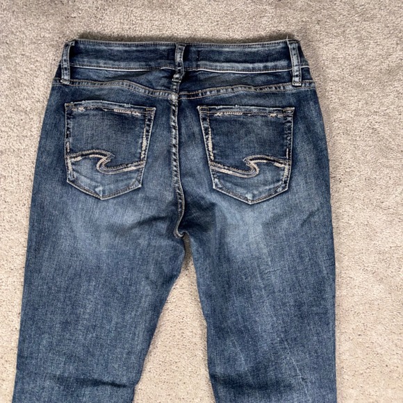 Silver Jeans Women's 26x31 Elyse Slim Bootcut Dark Wash Distressed Denim - Picture 11 of 12